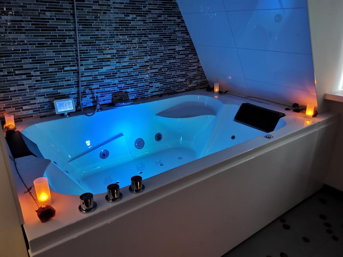 Hotel-Chao Nl 24 Hours Open Utrecht Eksteriør billede