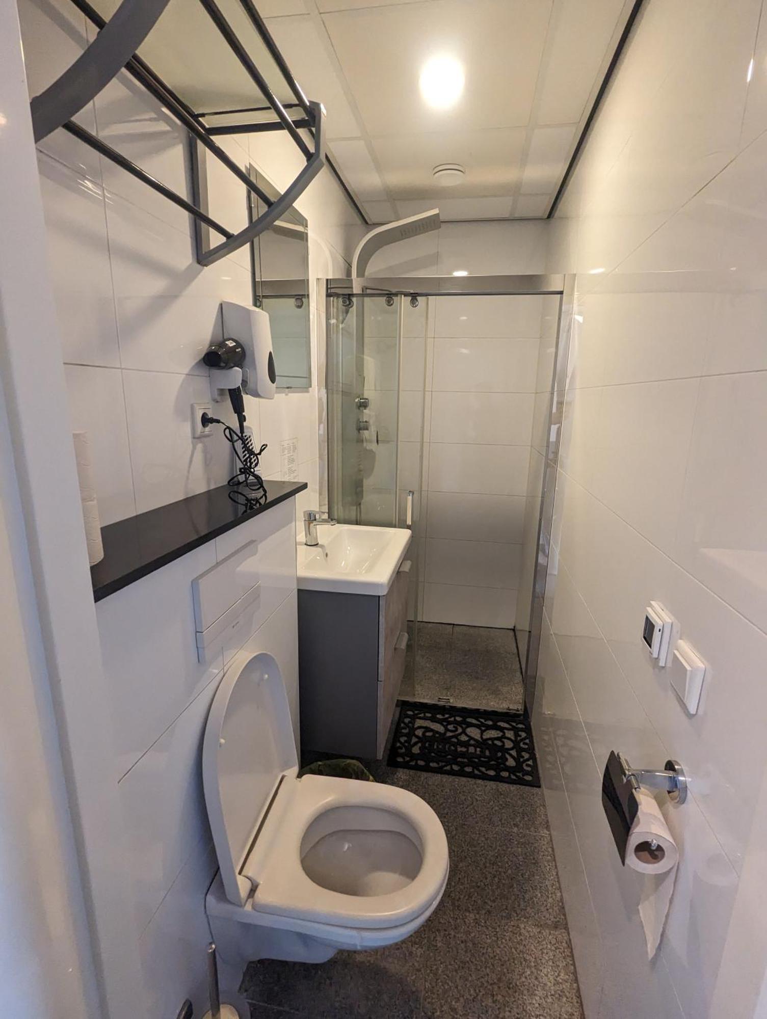 Hotel-Chao Nl 24 Hours Open Utrecht Eksteriør billede